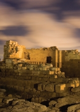 טיול לילי רומנטי - נמל קיסריה בלילה